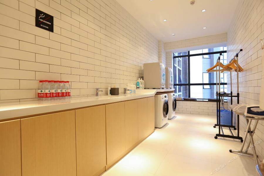 Atour Hotel Maoming Εξωτερικό φωτογραφία